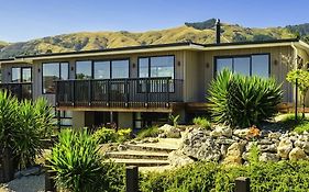 Pohara'S Seaside Accommodation